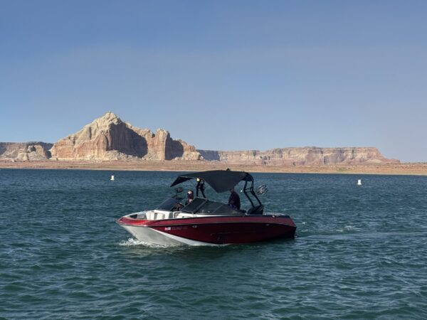 Surf Boat Rental at Lake Powell