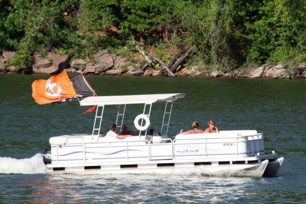 Pontoon Boat Rentals | 8 persons to 16+ persons