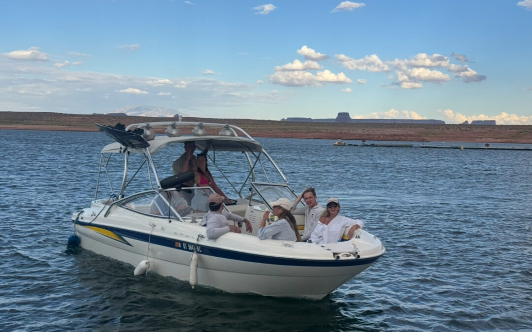 Upgraded Bayliner Rental Lake Powell | Seats 10